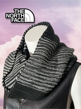 The North Face Black White Striped Knit Infinity Cowl Scarf OS